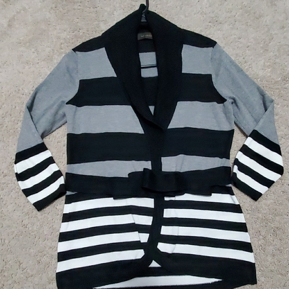 The Limited Cardigan - Picture 1 of 4